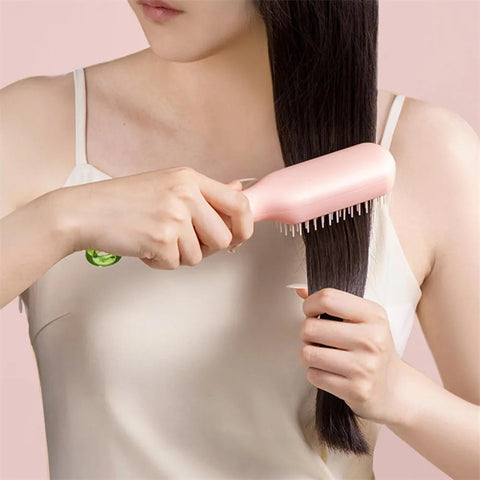 Self-Cleaning Hair Brush - Easy Hair Removal